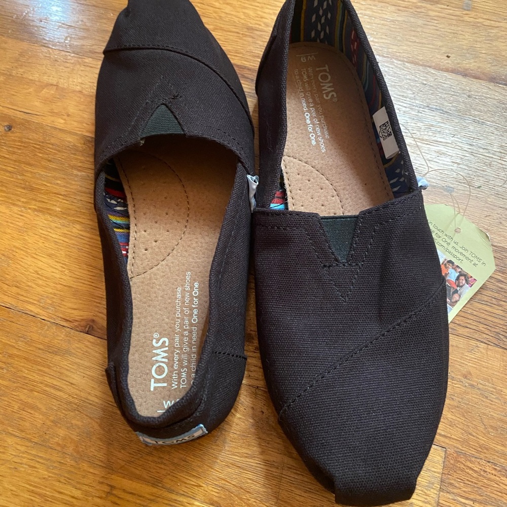 Black Toms Women’s size 9